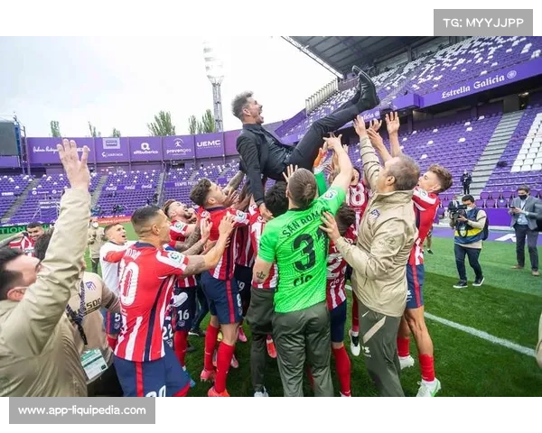 西甲俱乐部开展社区活动，巴萨、皇马联合举办公益足球青训营